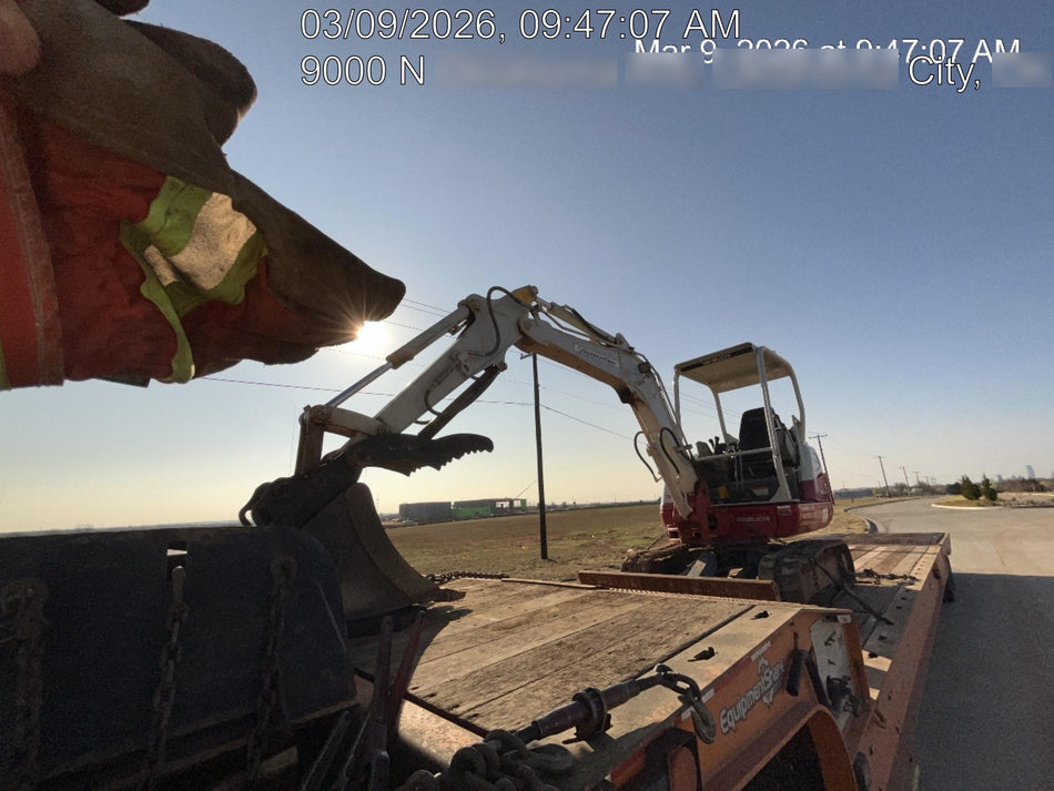 2022 TAKEUCHI TB235-2R