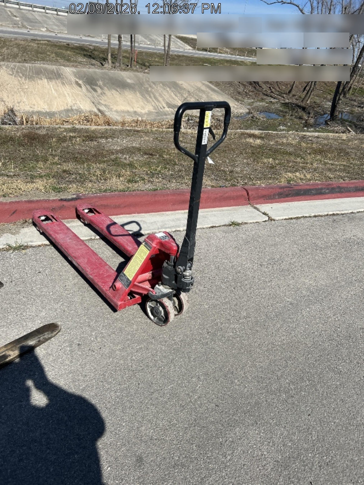 2022 DAYTON 5500 lb Pallet Jack