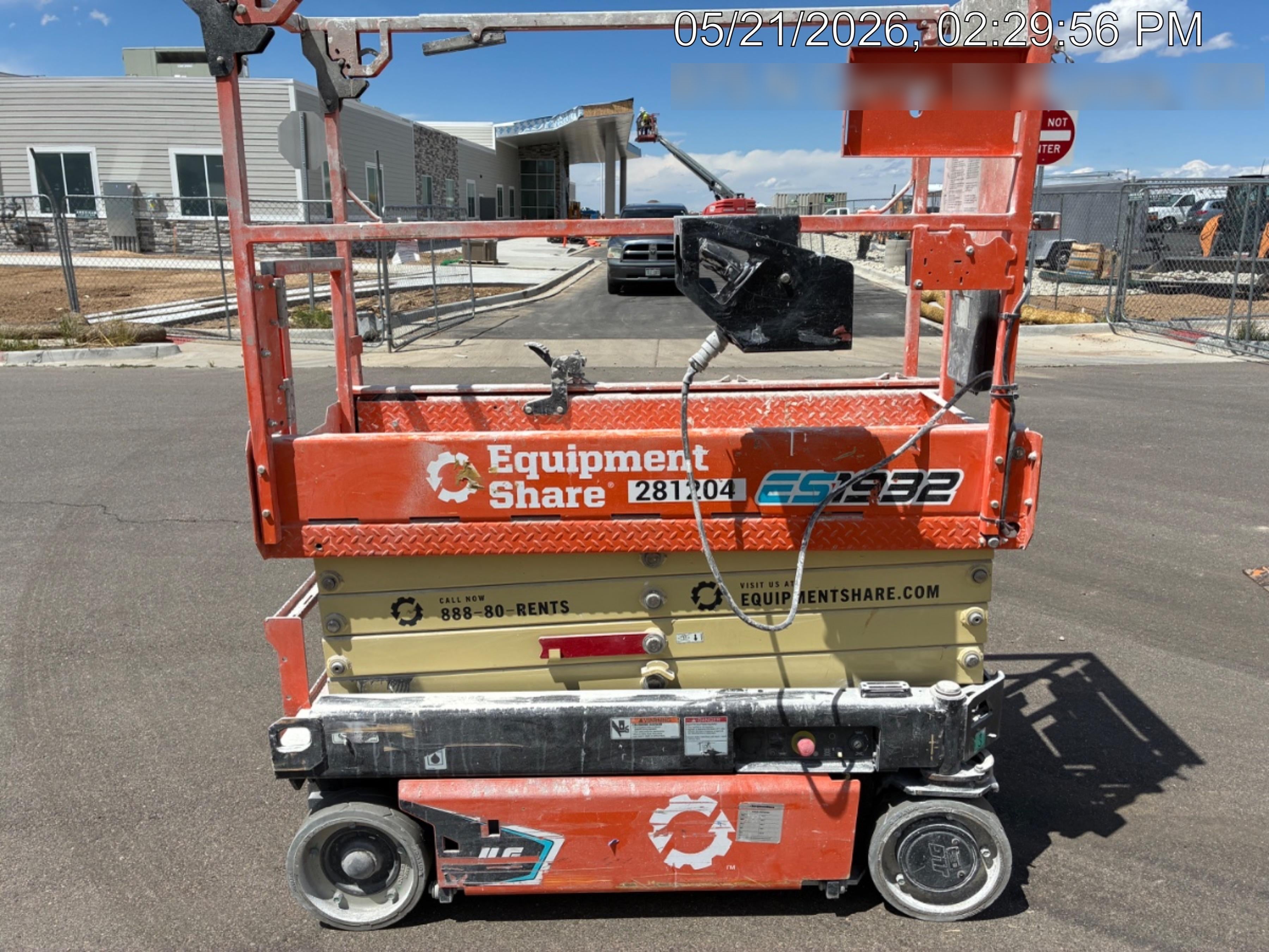 2022 JLG ES1932