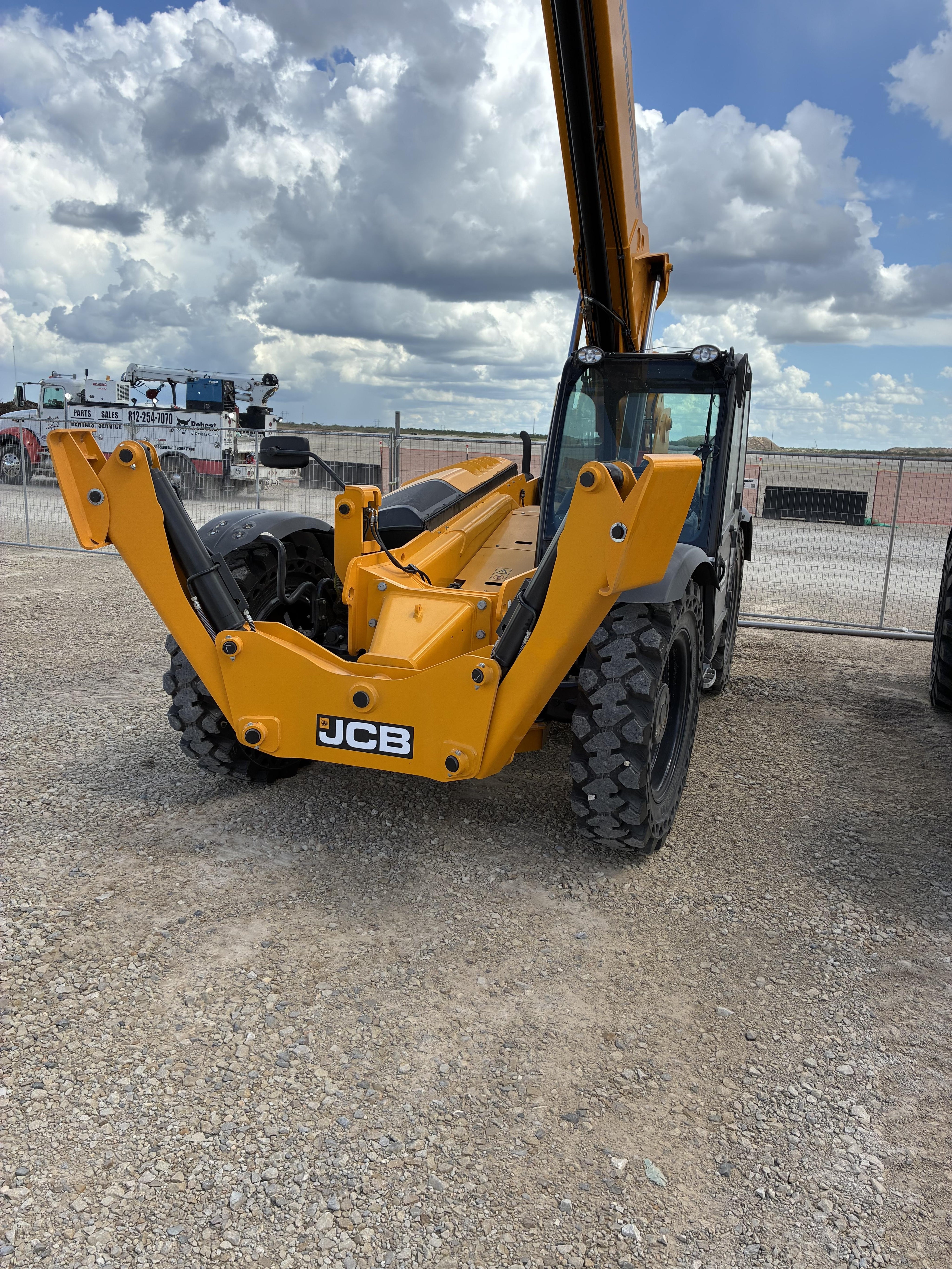 2026 JCB 512-56
