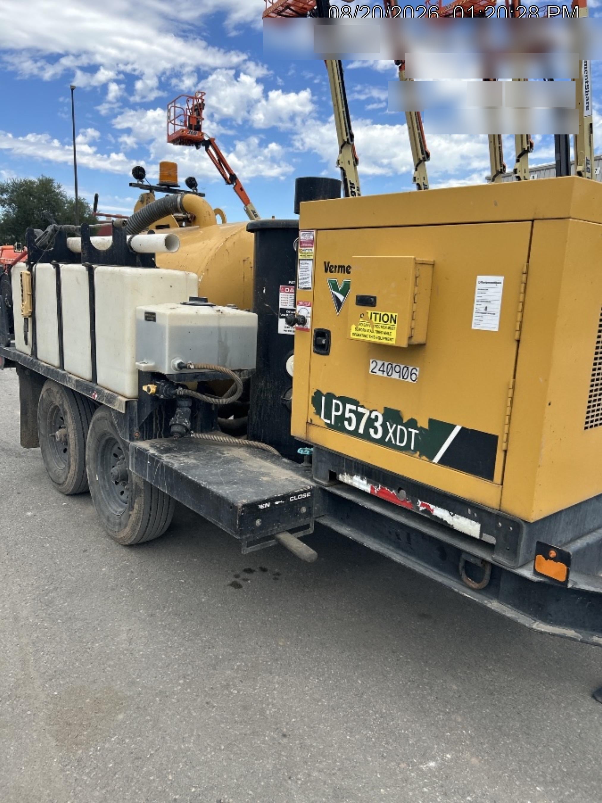 2022 VAC-TRON LP573XDT