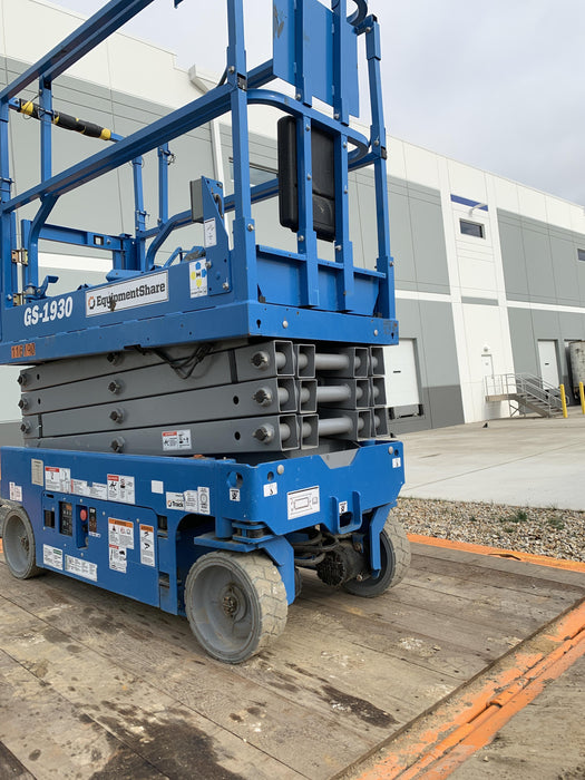 2020 Genie GS-1930 Solid Non Marking Tires, Beacon, Folding rails with half height swing gate