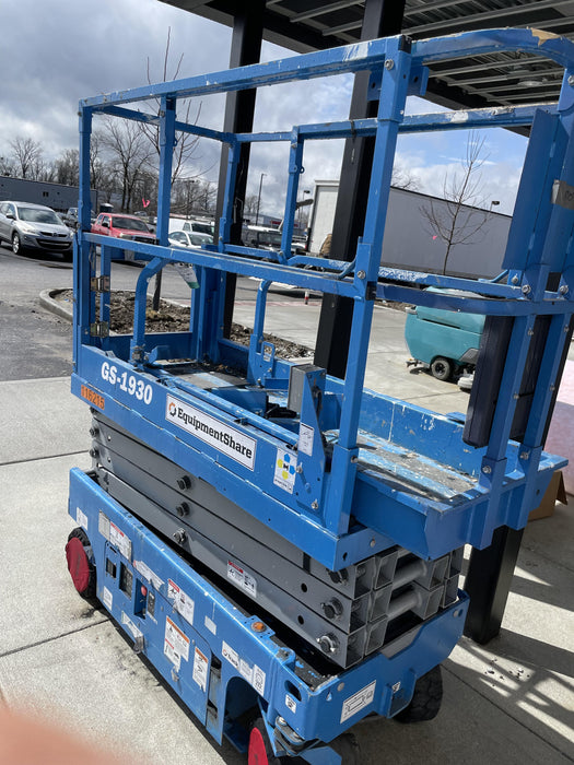 2020 Genie GS-1930 Solid Non Marking Tires, Beacon, Folding rails with half height swing gate