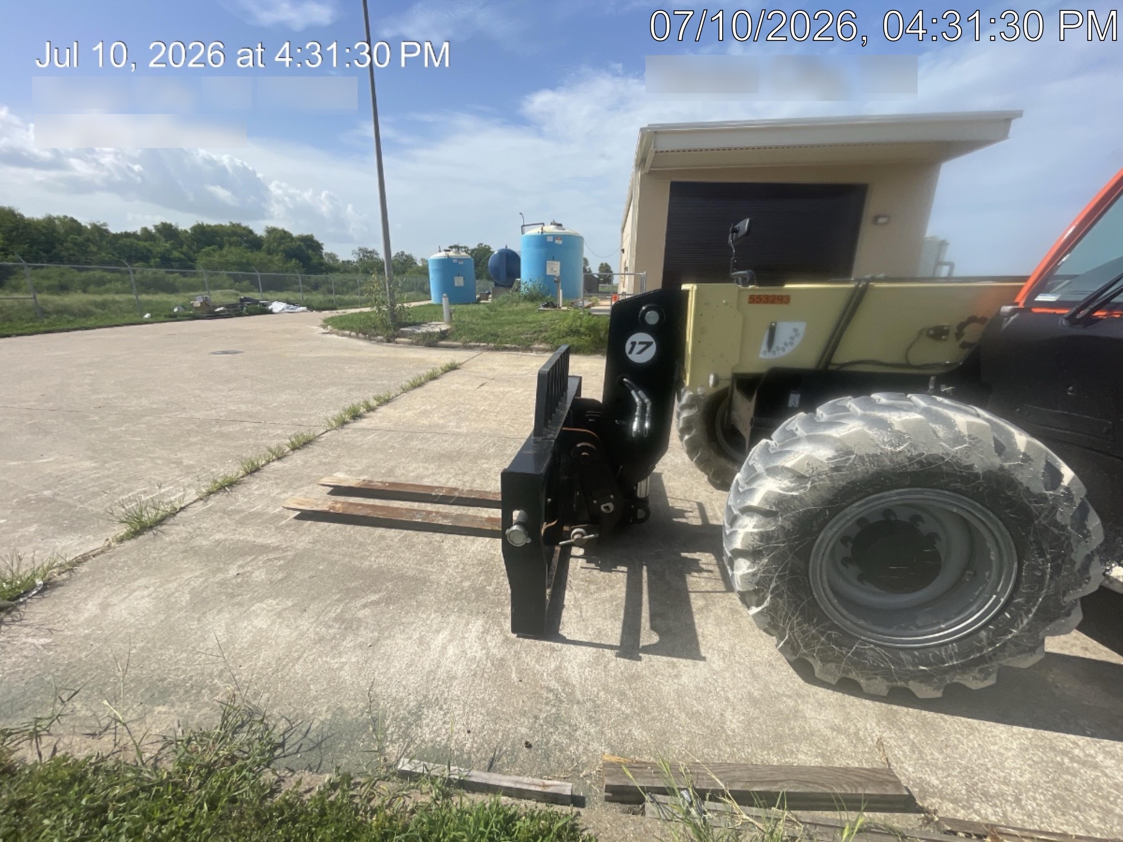 2025 JLG 1732