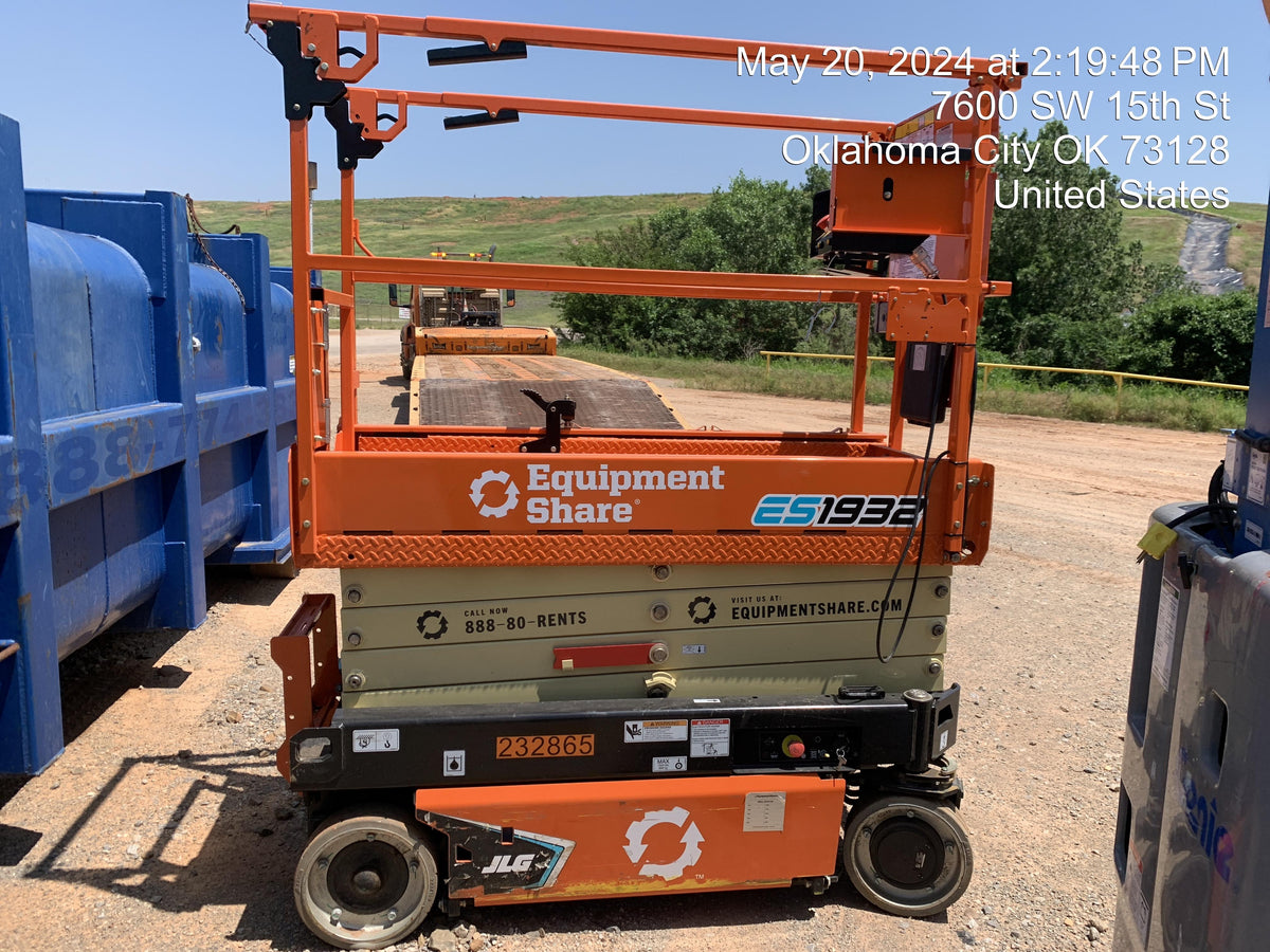 2022 JLG ES1932
