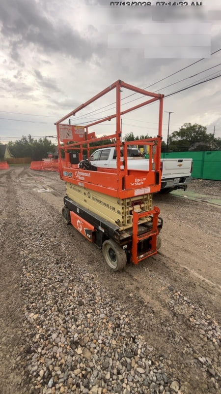 2023 JLG ES2632