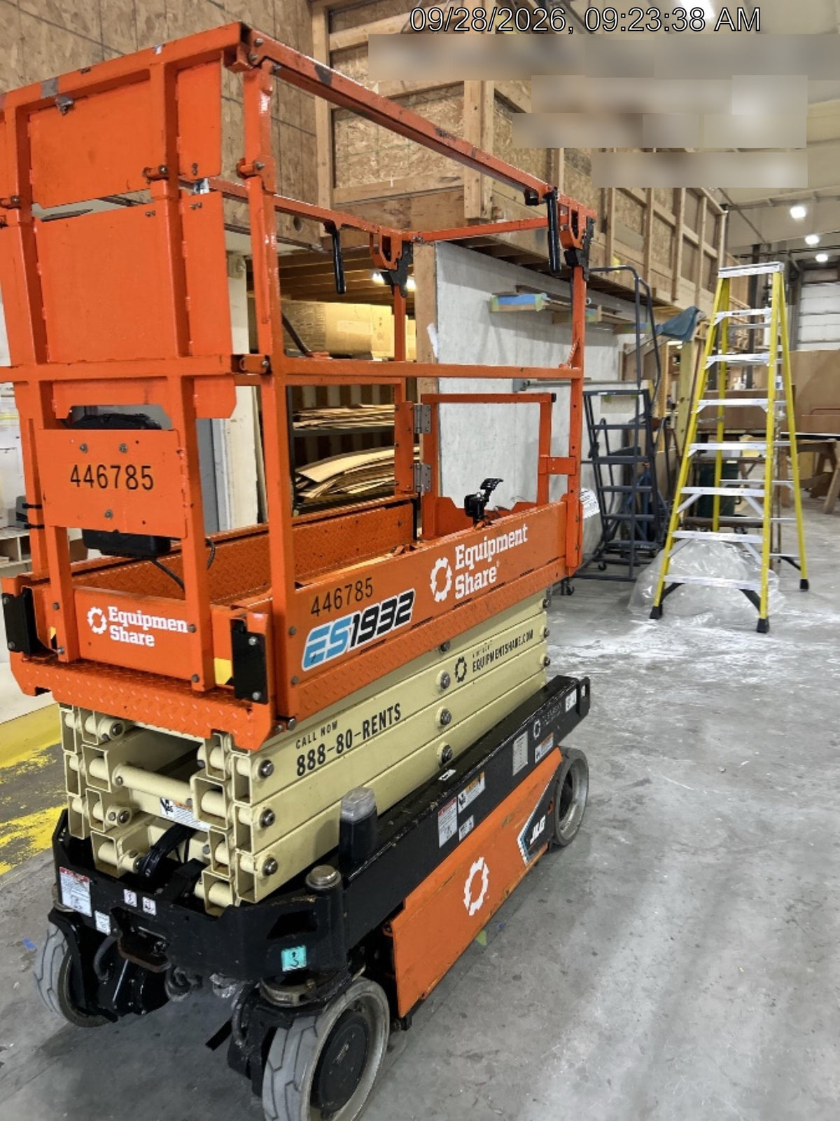2024 JLG ES1932