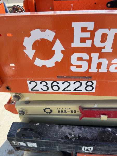 2022 JLG ES1330L