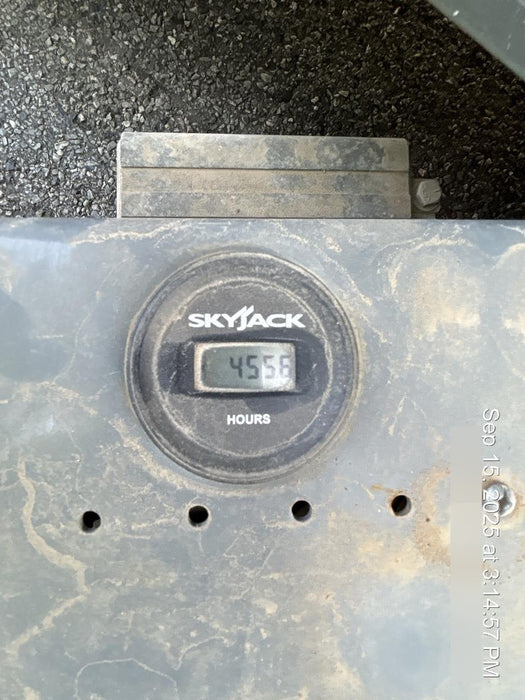 2018 Skyjack SJIII-3226 Skyjack SJIII3226 Scissor Lift w/Trojan Batteries