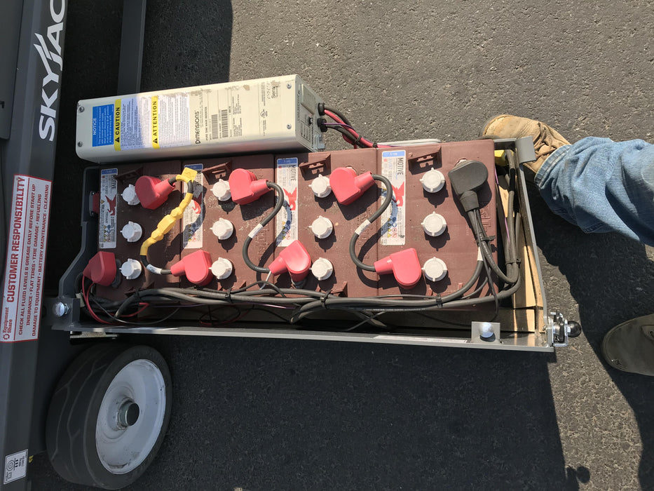 2020 Skyjack SJIII-3219 Solid NM Tires, Half height spring hinged entry gate, Dual Beacons, 800W Inverter