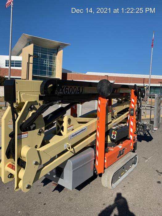 2020 JLG X600AJ