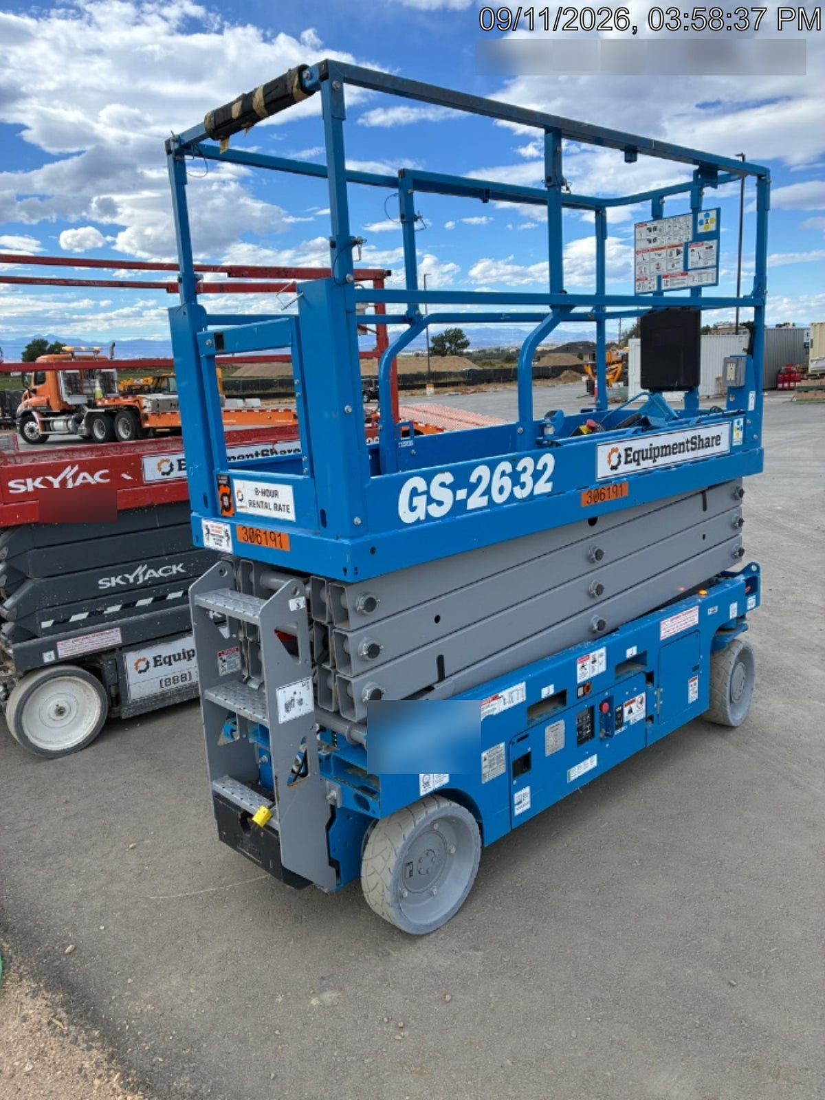 2023 GENIE GS-2632