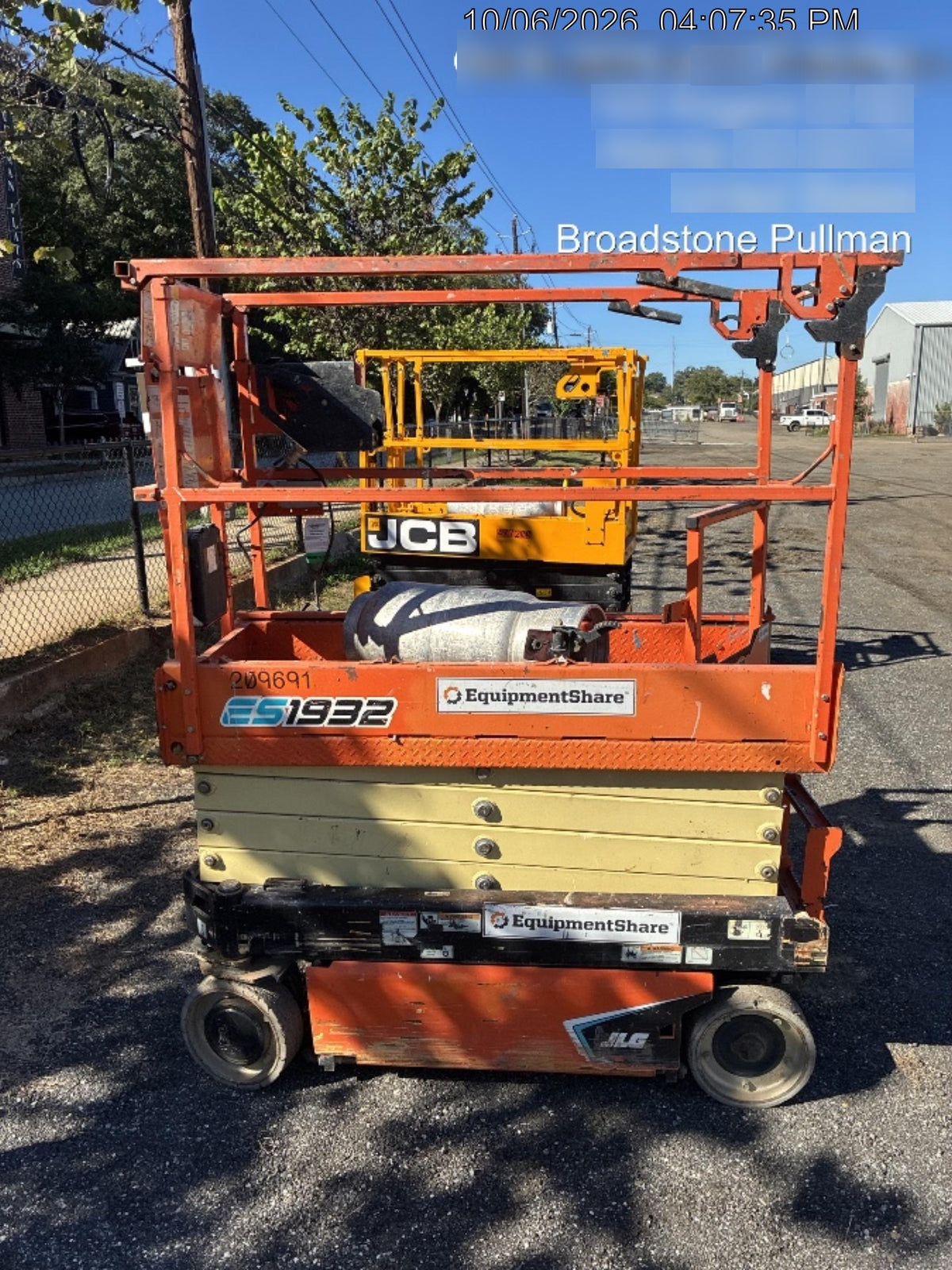 2022 JLG ES1932