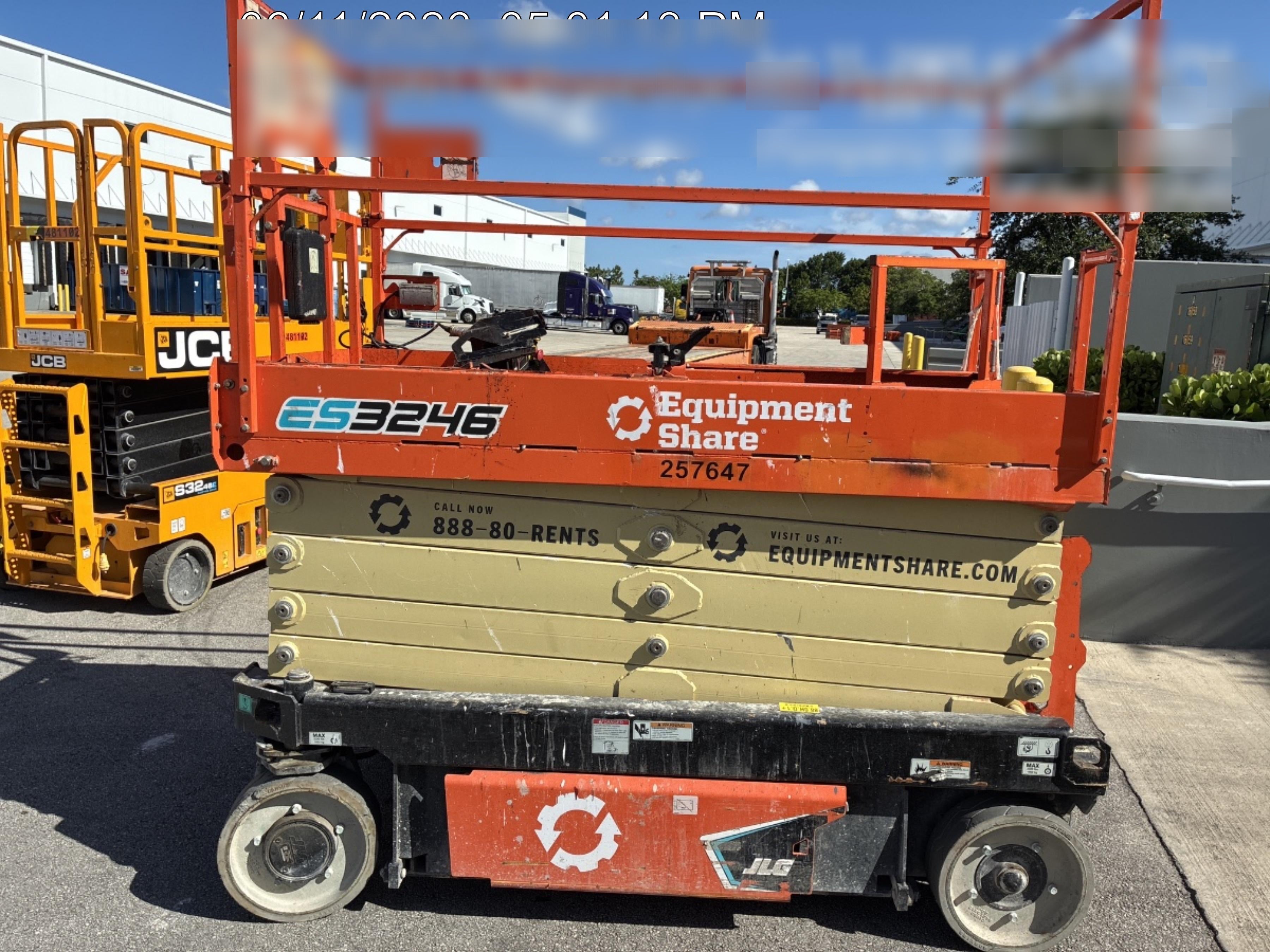 2022 JLG ES3246