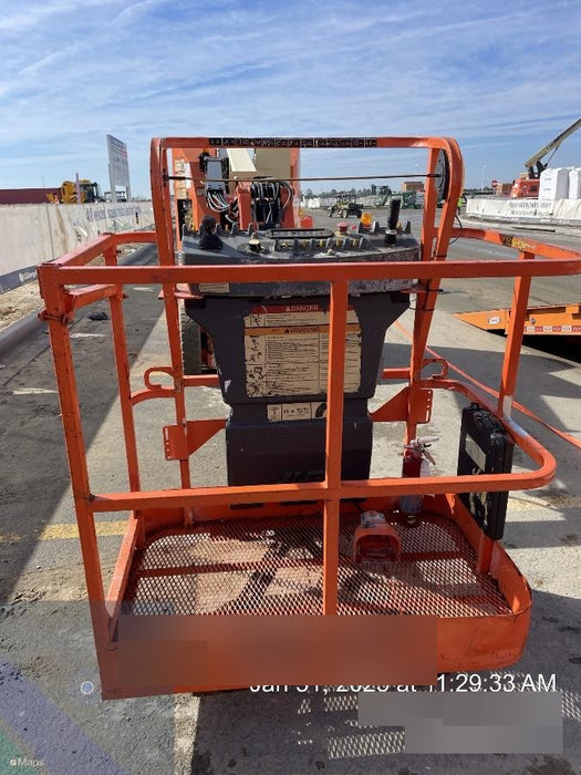 2019 JLG E300AJP