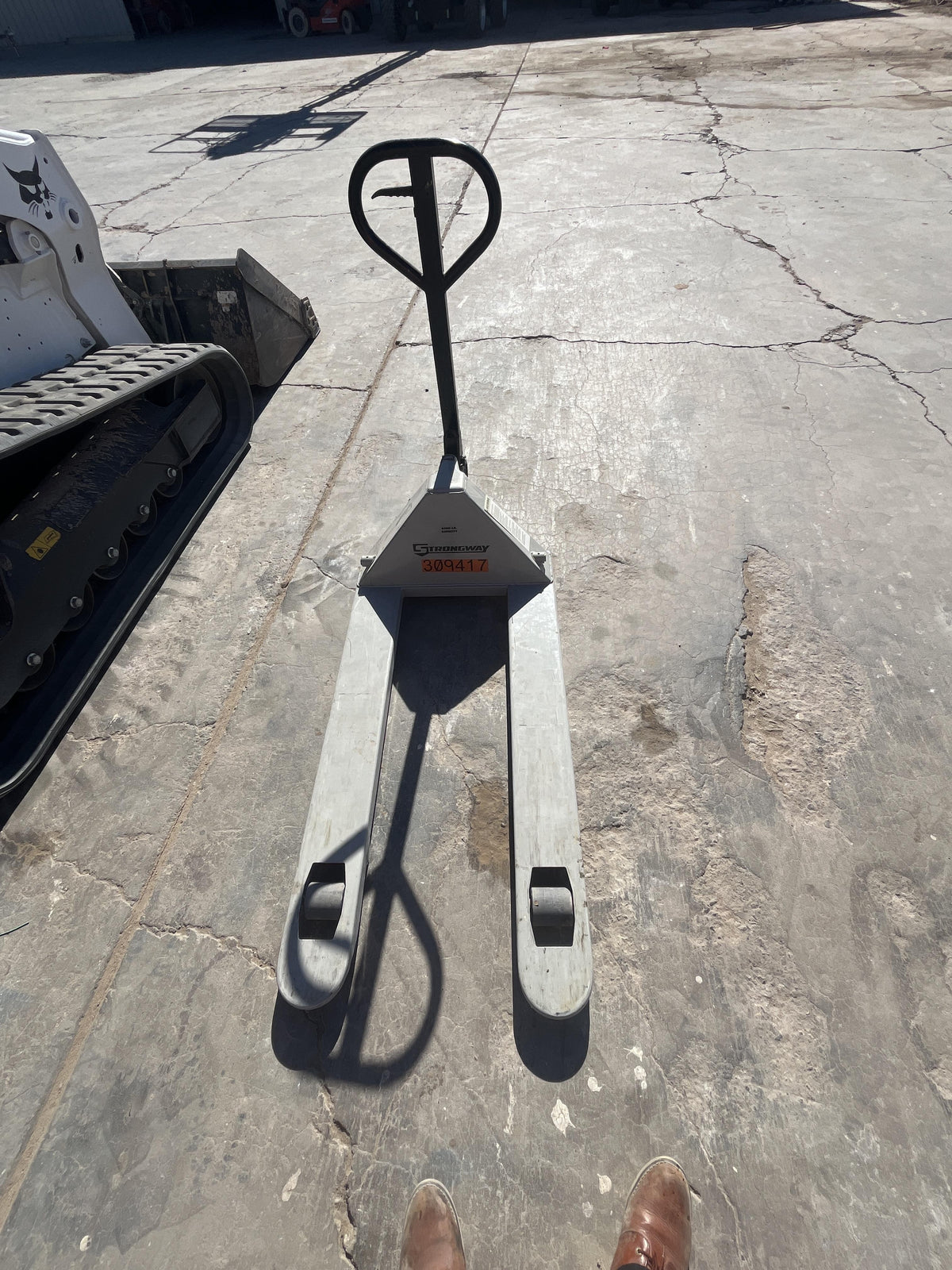 2022 STRONGWAY 4400 lb Pallet Jack