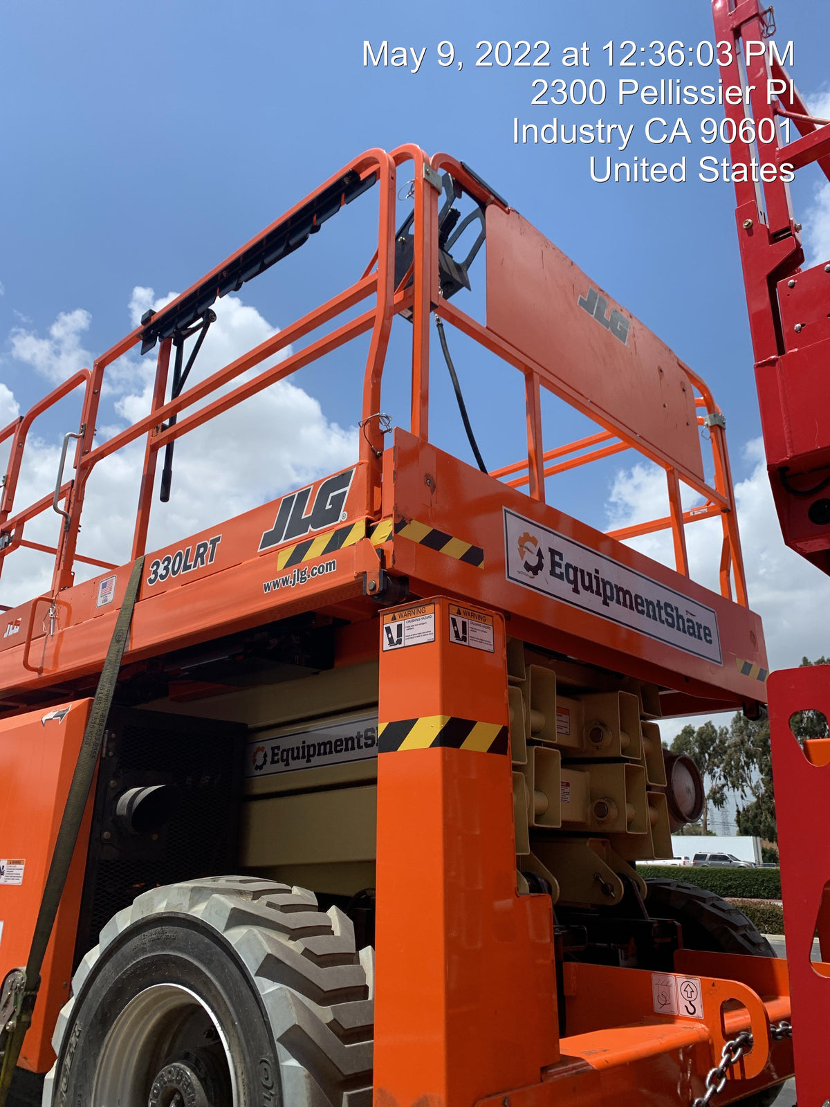 2021 JLG 330LRT