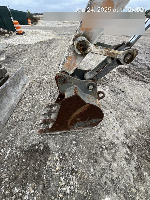 2015 CASE 24" Bucket - Case