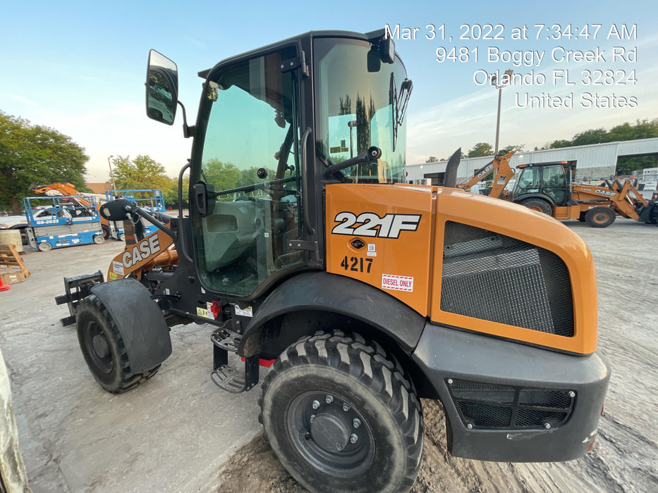 2018 Case 221F AC CAB COMPACT WHEEL LOADER 1.3-1.57 CUYD