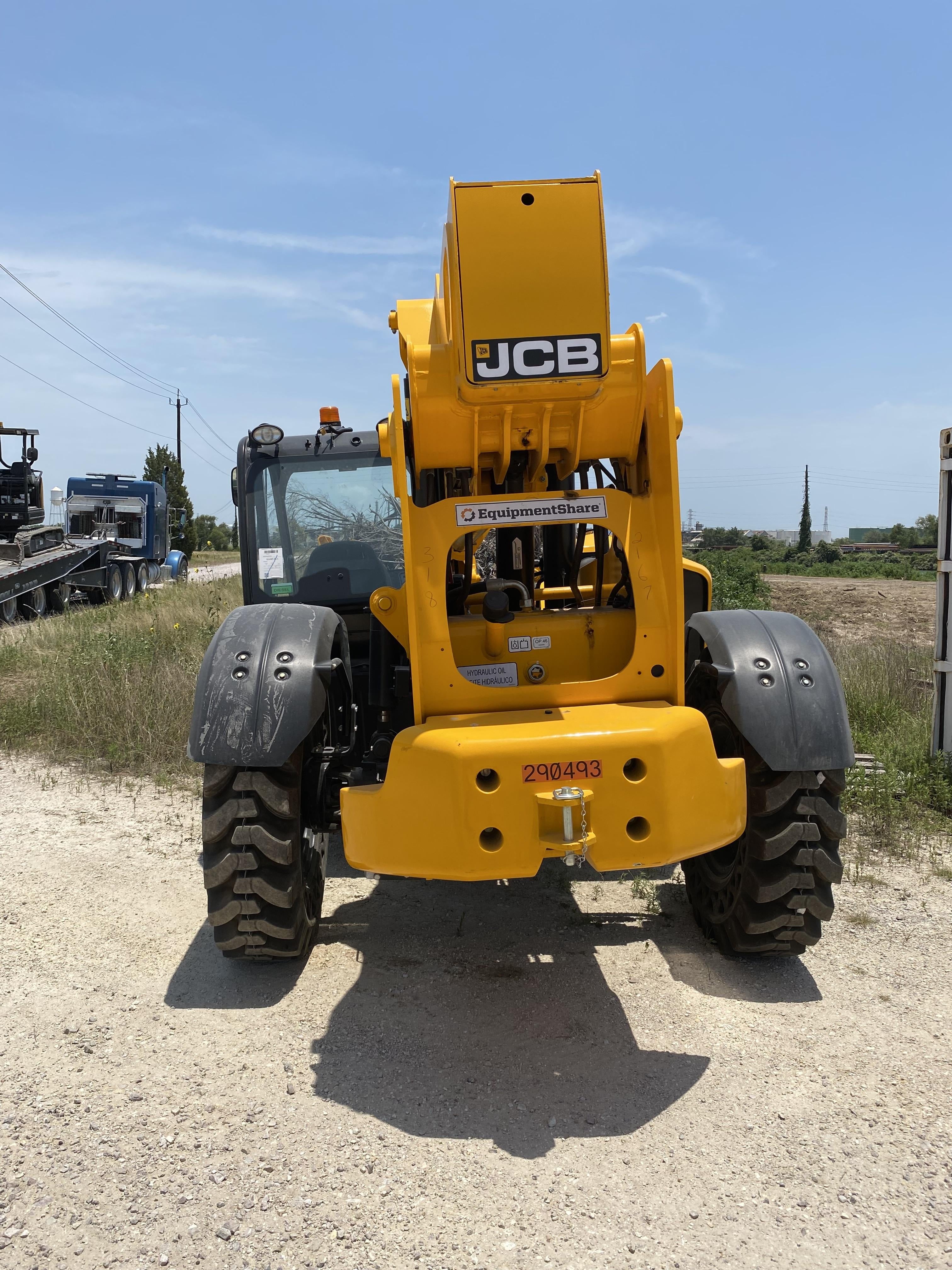 2023 JCB 510-56
