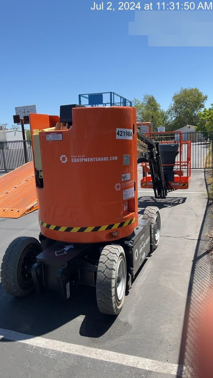 2024 JLG E300AJP