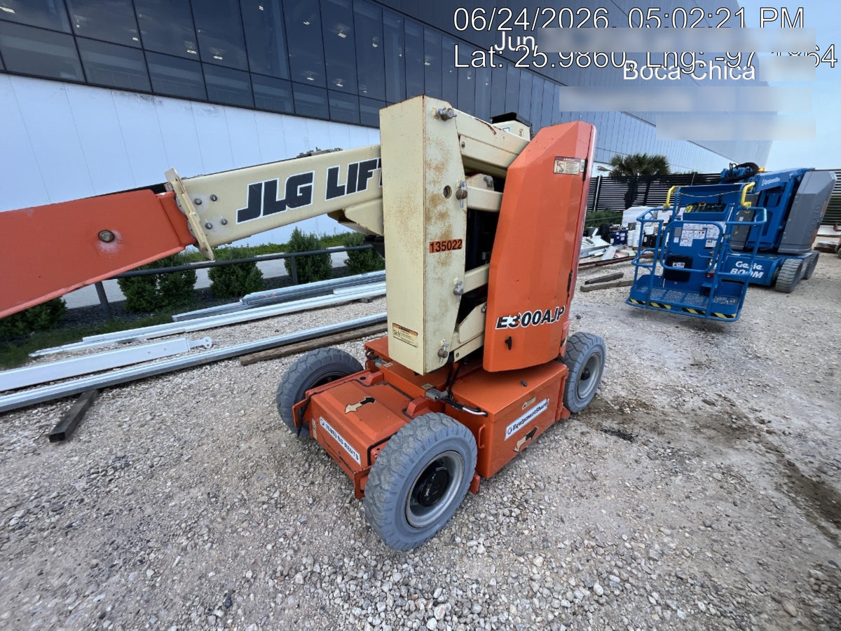 2021 JLG E300AJP