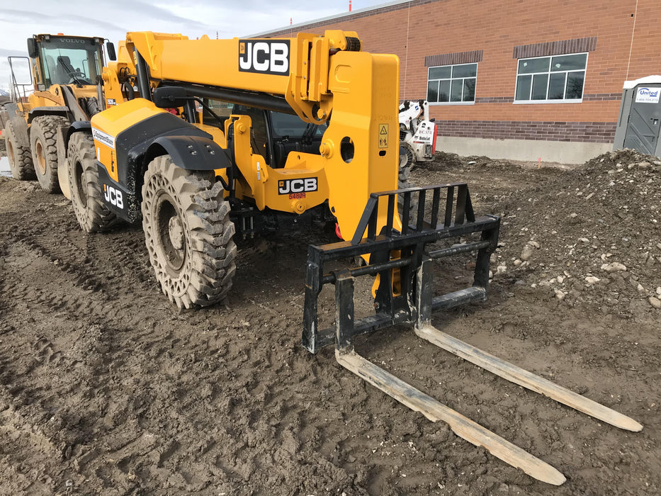 2019 JCB 509-42 Cab/Heat/Air, 74 HP, Solid Tires, STD Worklight, Beacon, Aux Hydraulics, Lifting Eye, Back up Alarm w/66" Carriage/60" Forks