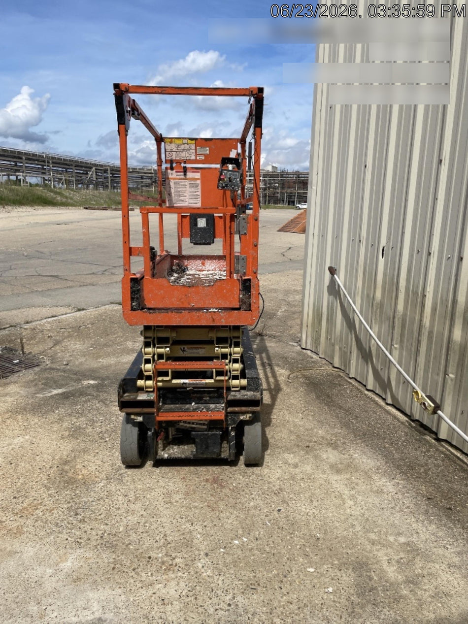 2023 JLG ES1932