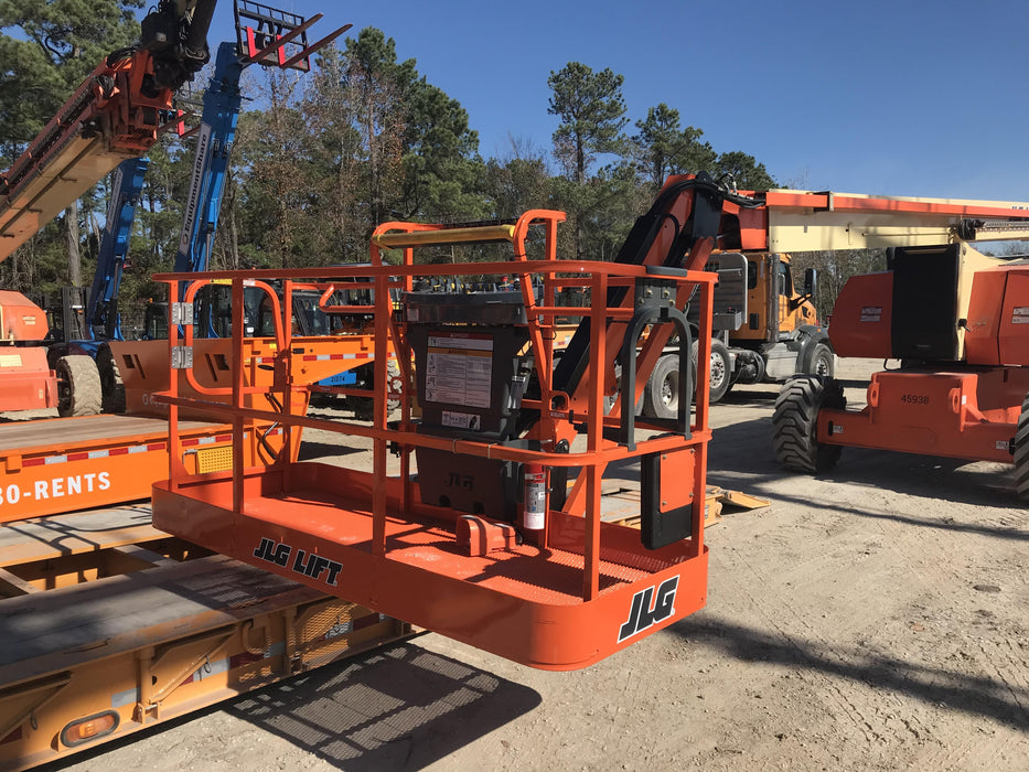 2019 JLG 800AJ