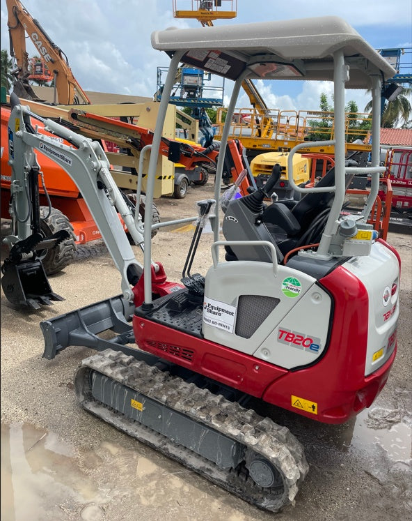 2023 TAKEUCHI TB20e