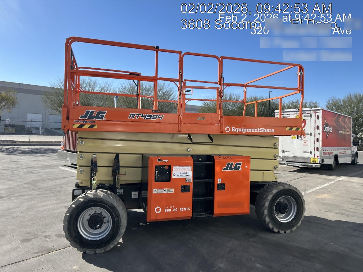 2023 JLG RT4394