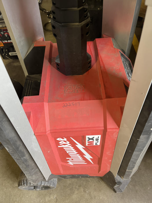 2022 MILWAUKEE MXF041-1XC