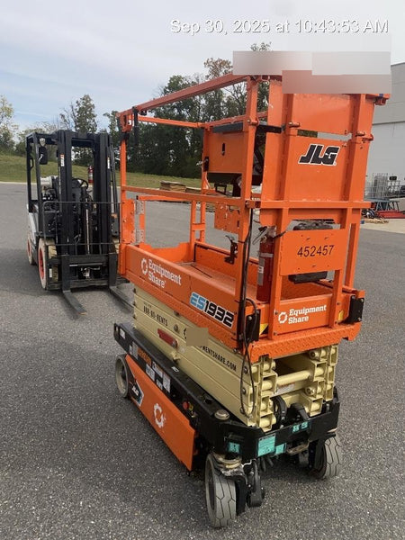 2024 JLG ES1932