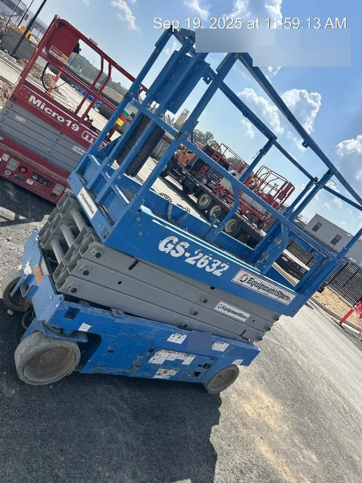 2019 Genie GS-2632 Folding rails with half height swing gate