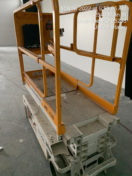 Custom Equipment HB-1430 Hy-Brid Scissor Lift
Platform capacity up to 670 lbs
Working height up to 20 ft
Weighs under 1,700 lbs
Non-marking wheels