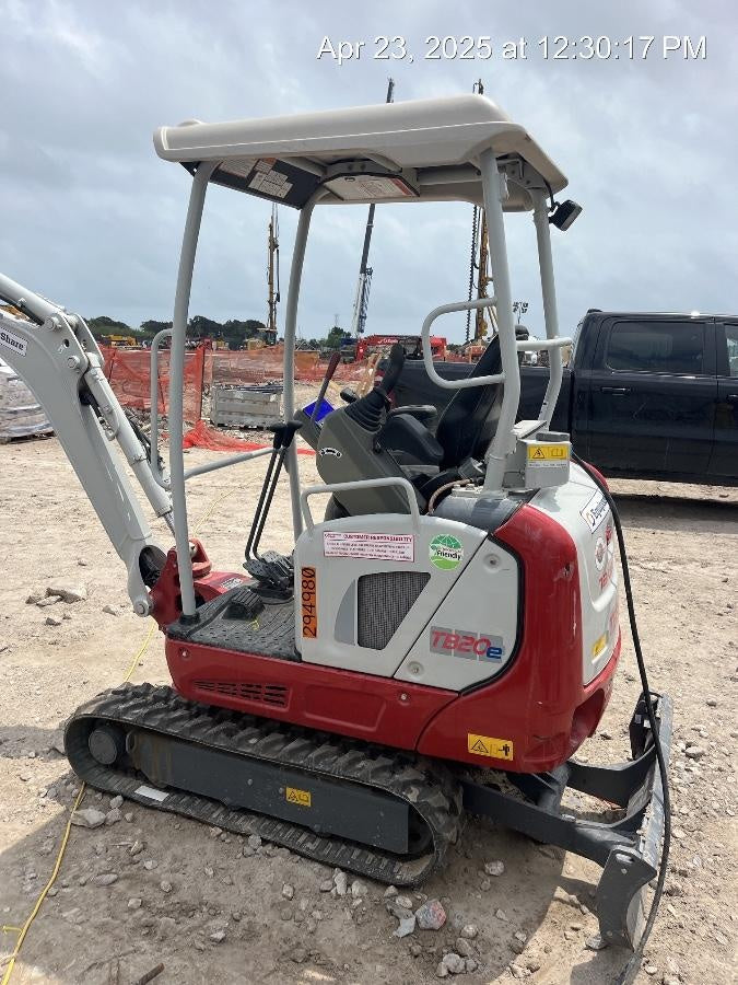 2023 TAKEUCHI TB20e