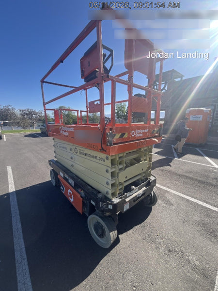 2022 JLG ES3246