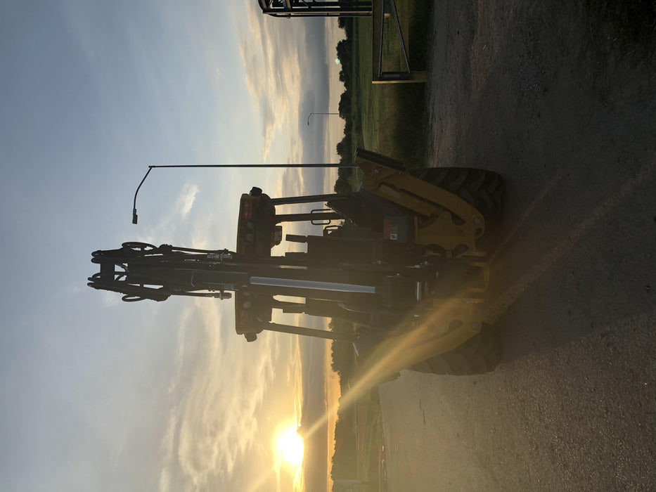 2020 John Deere 310LEP - Extendable Stick Canopy, 4WD, Extendable Stick, Pilot Controls, 2 Way Hydraulics, TAG Manual QC