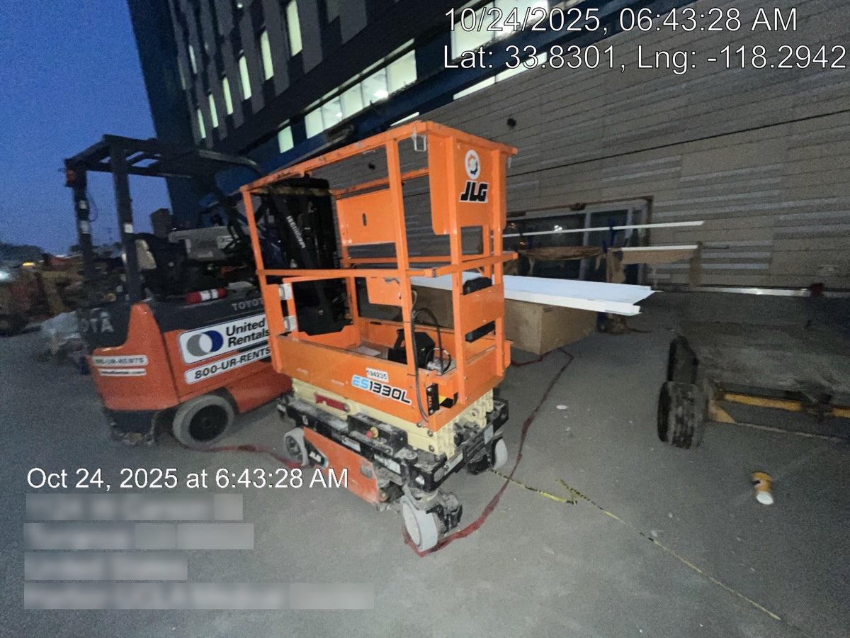 2021 JLG ES1330L