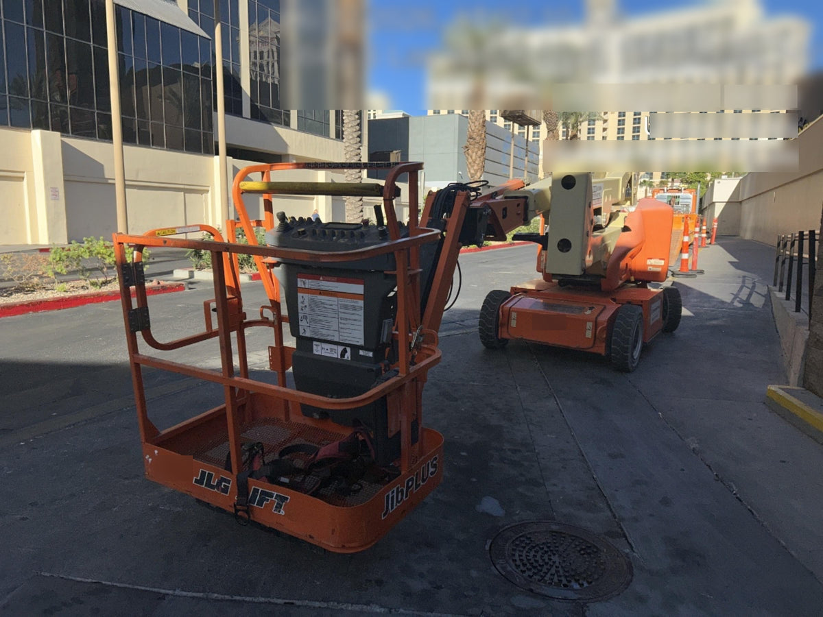 2019 JLG E400AJPN