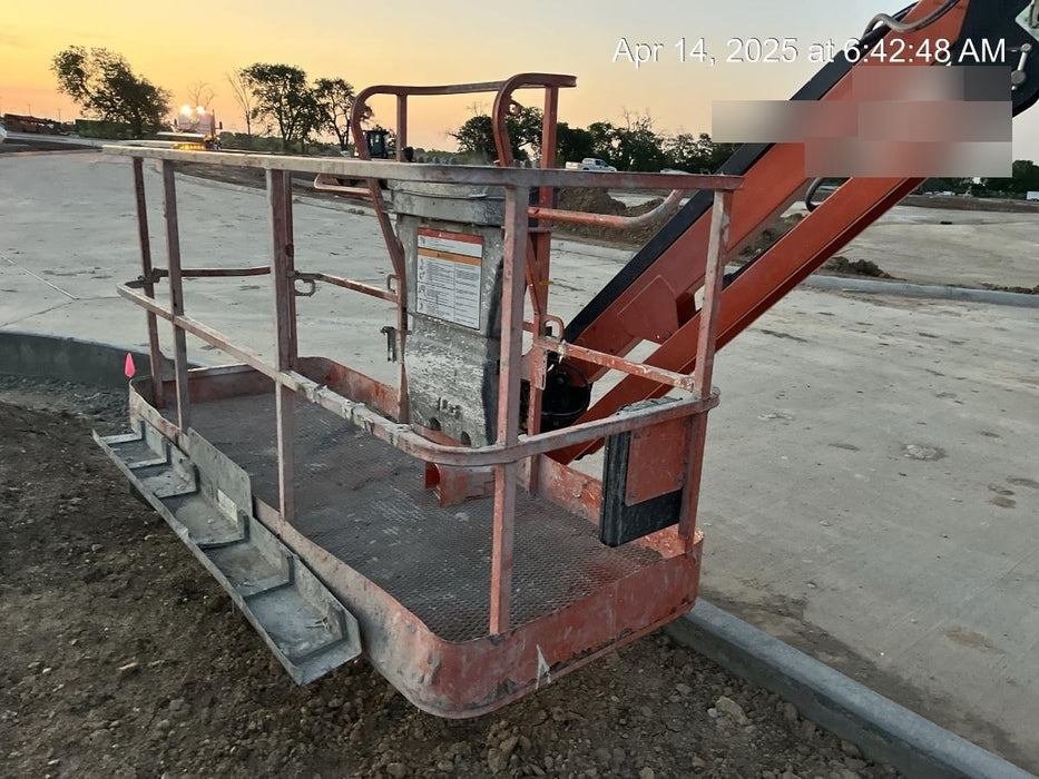 2019 JLG 660SJ
