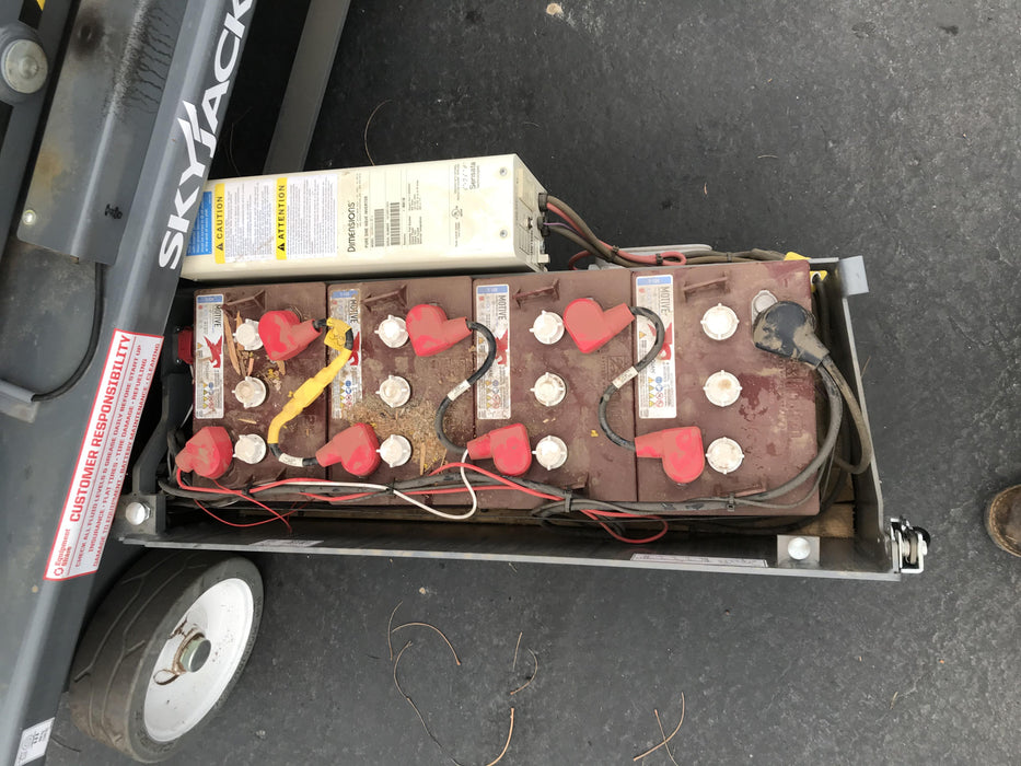 2020 Skyjack SJIII-3219 Solid NM Tires, Half height spring hinged entry gate, Dual Beacons, 800W Inverter