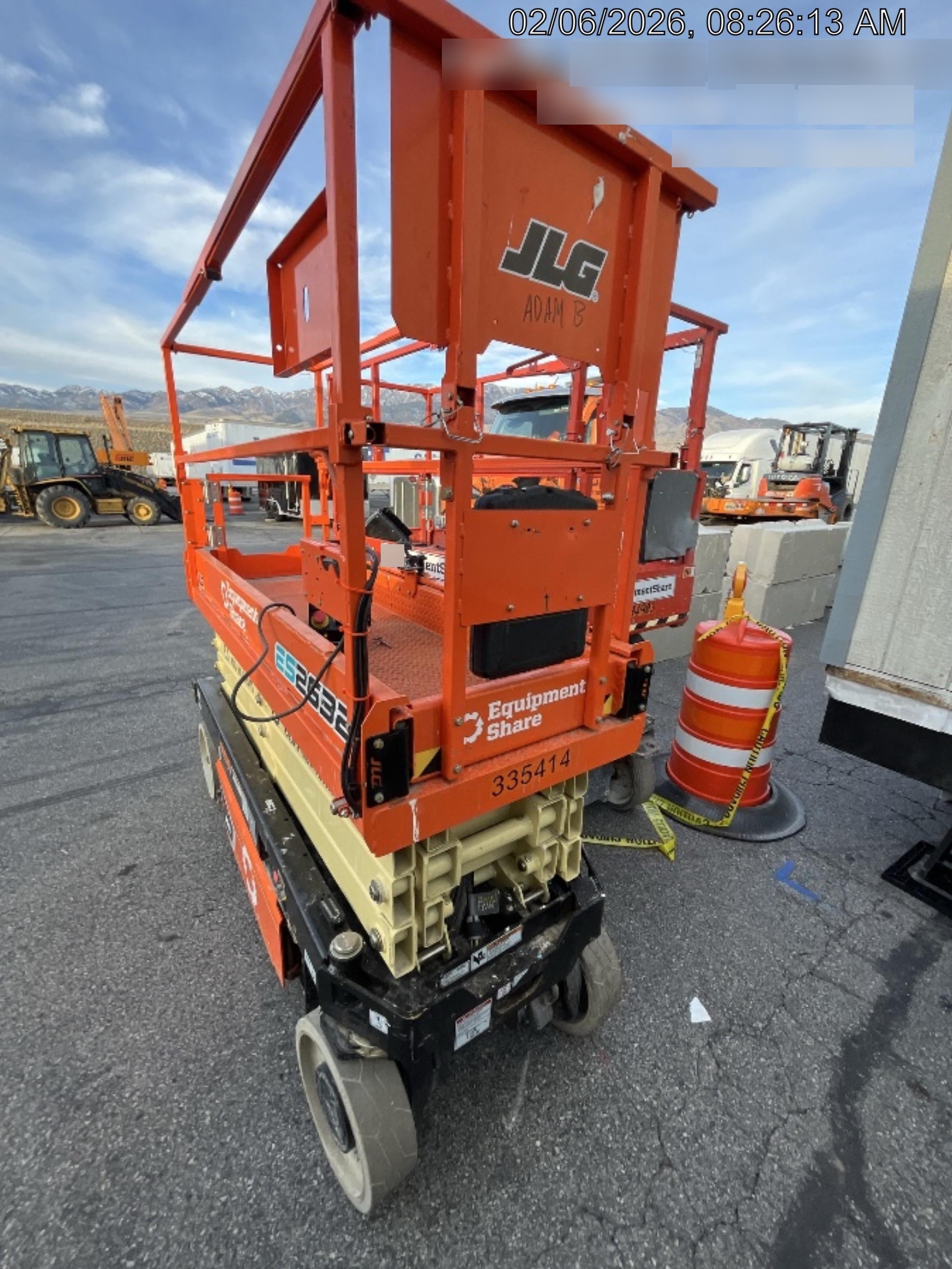 2023 JLG ES2632