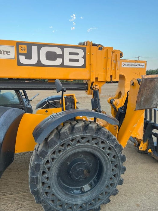 2019 JCB 510-56 74 HP w/Open ROPS, Beacon, Aux Hydraulics, Worklights, Solid Tires w/60" Carriage/Forks