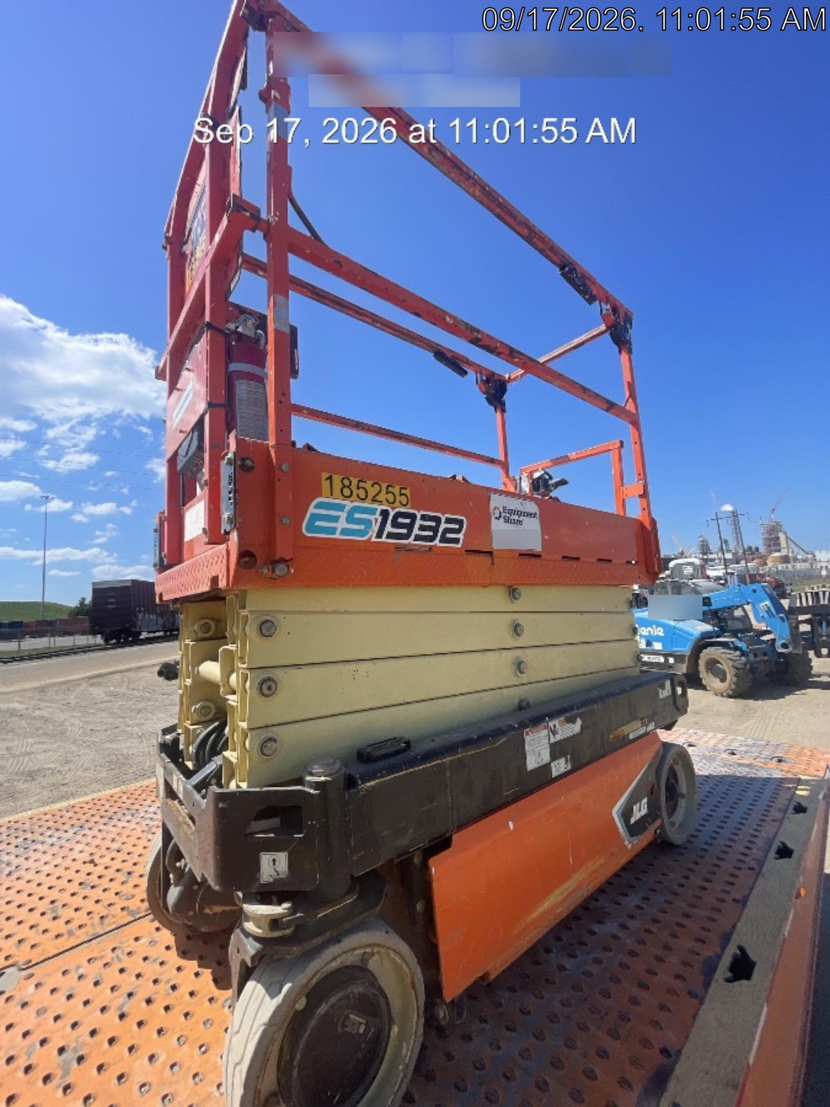 2021 JLG ES1932