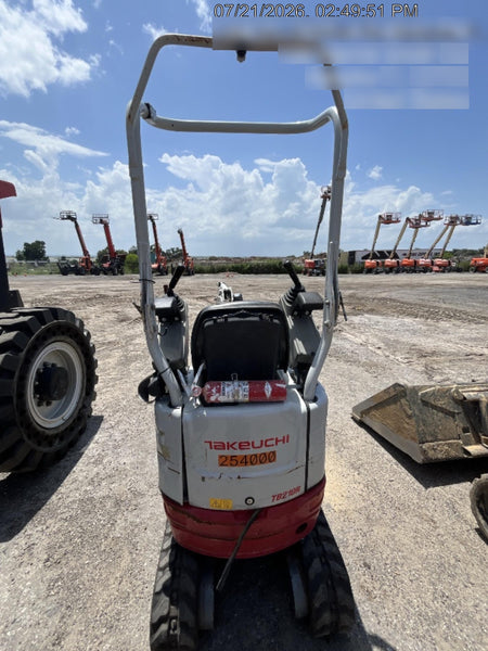 2022 TAKEUCHI TB210R