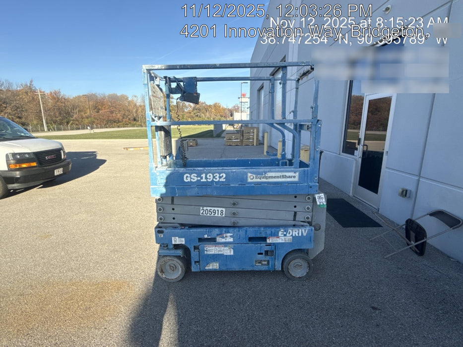2020 Genie GS-1930 Solid Non Marking Tires, Beacon, Folding rails with half height swing gate