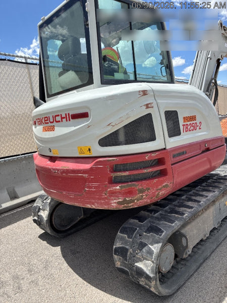 2021 TAKEUCHI TB250-2C