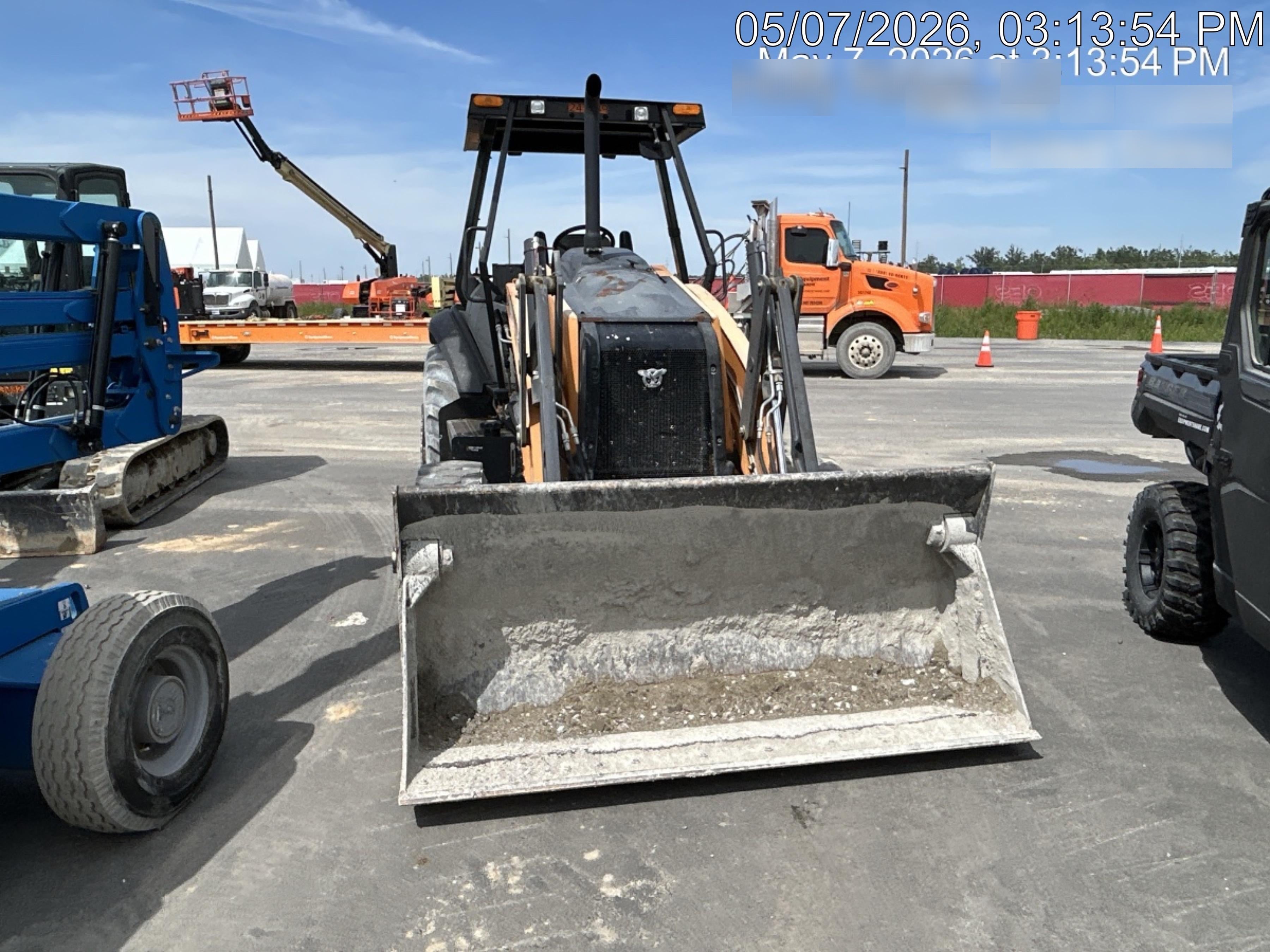 2022 CASE 570N EP