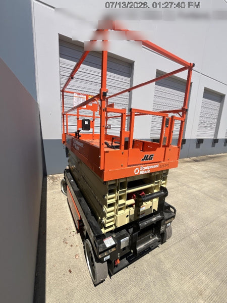 2025 JLG ES3246
